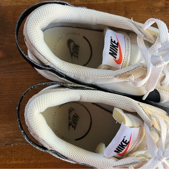 Nike Waffle White and Black Sneakers - Picture 7 of 9